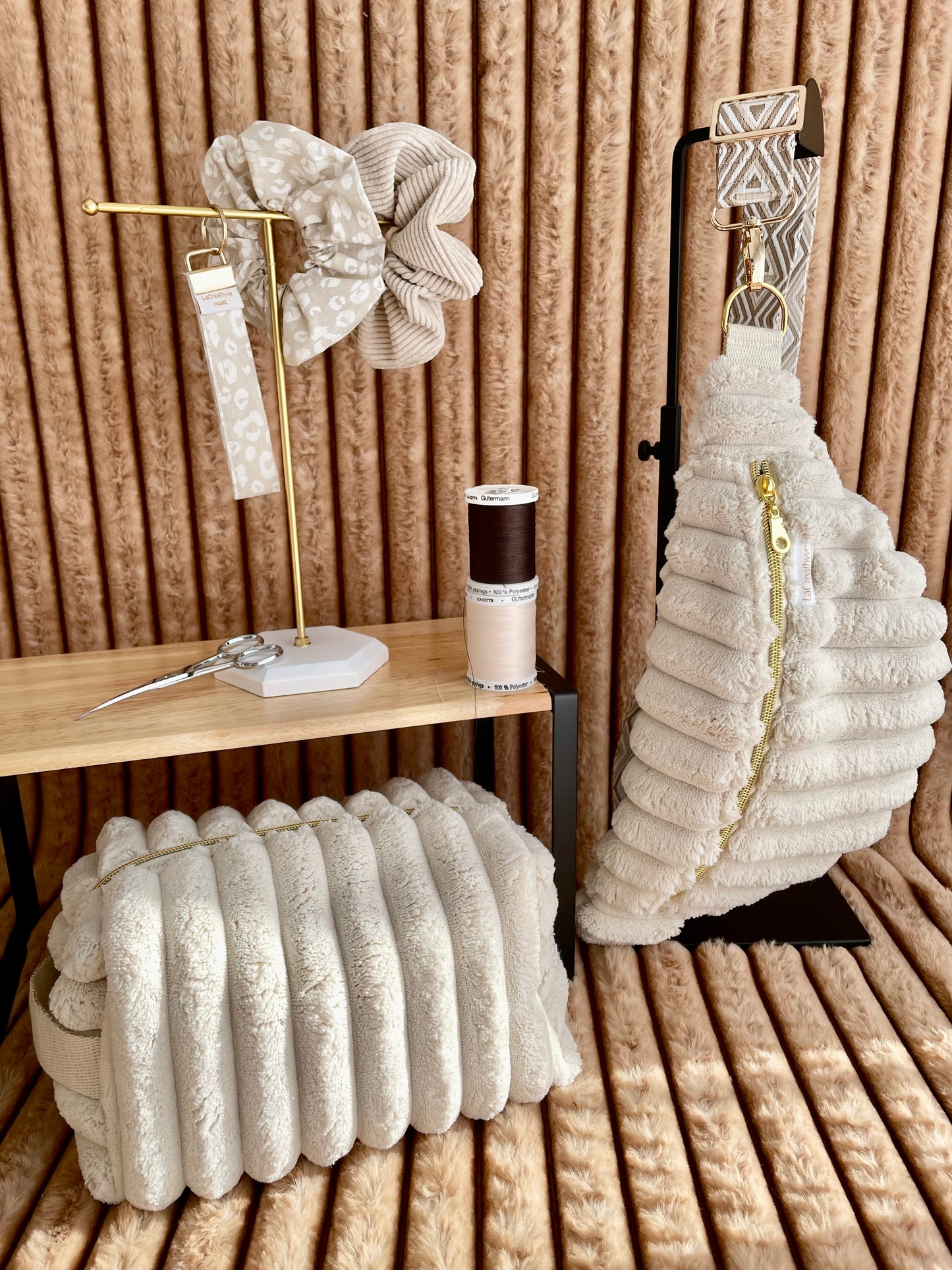 ☁️ Cloud Dancer – Accessoires en velours blanc cassé et léopard aits main