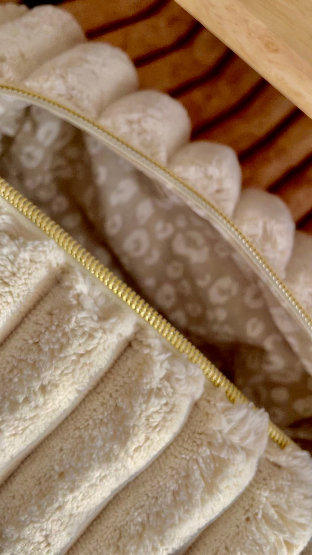 ☁️ Cloud Dancer – Accessoires en velours blanc cassé et léopard aits main