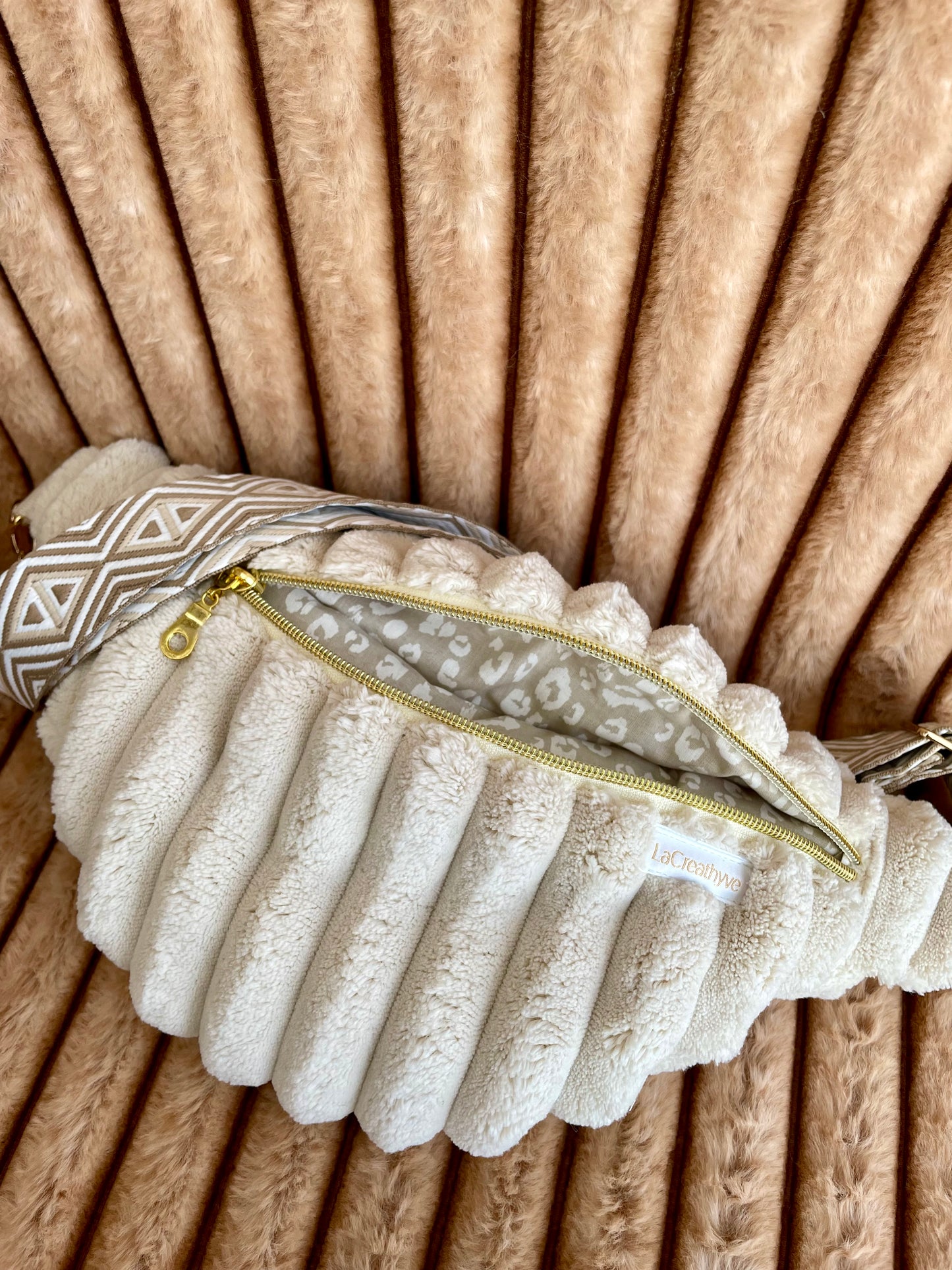 ☁️ Cloud Dancer – Accessoires en velours blanc cassé et léopard aits main