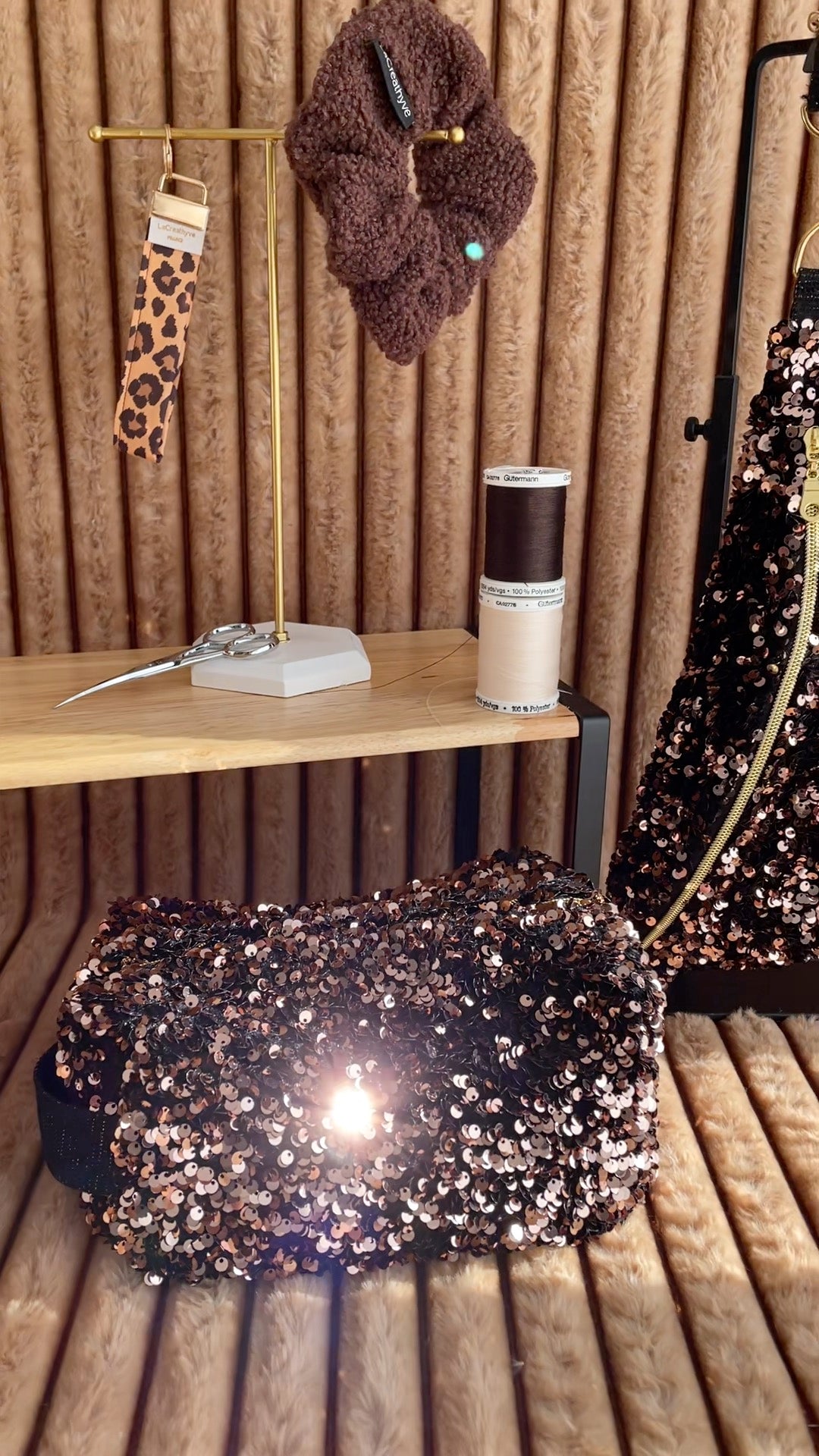 ✨ Éclat Brun — Accessoires en sequins marron & satin noir faits main