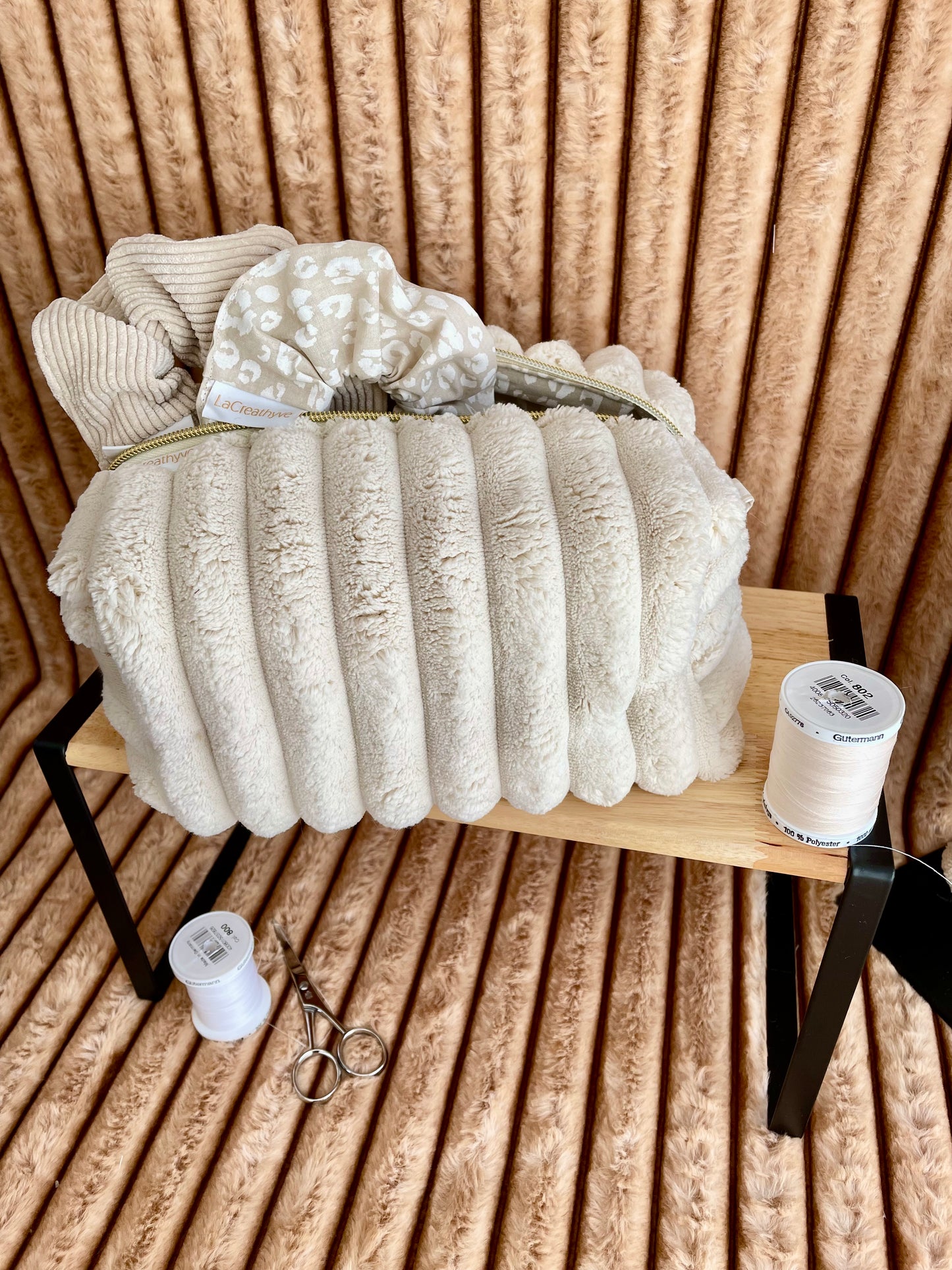 ☁️ Cloud Dancer – Accessoires en velours blanc cassé et léopard aits main