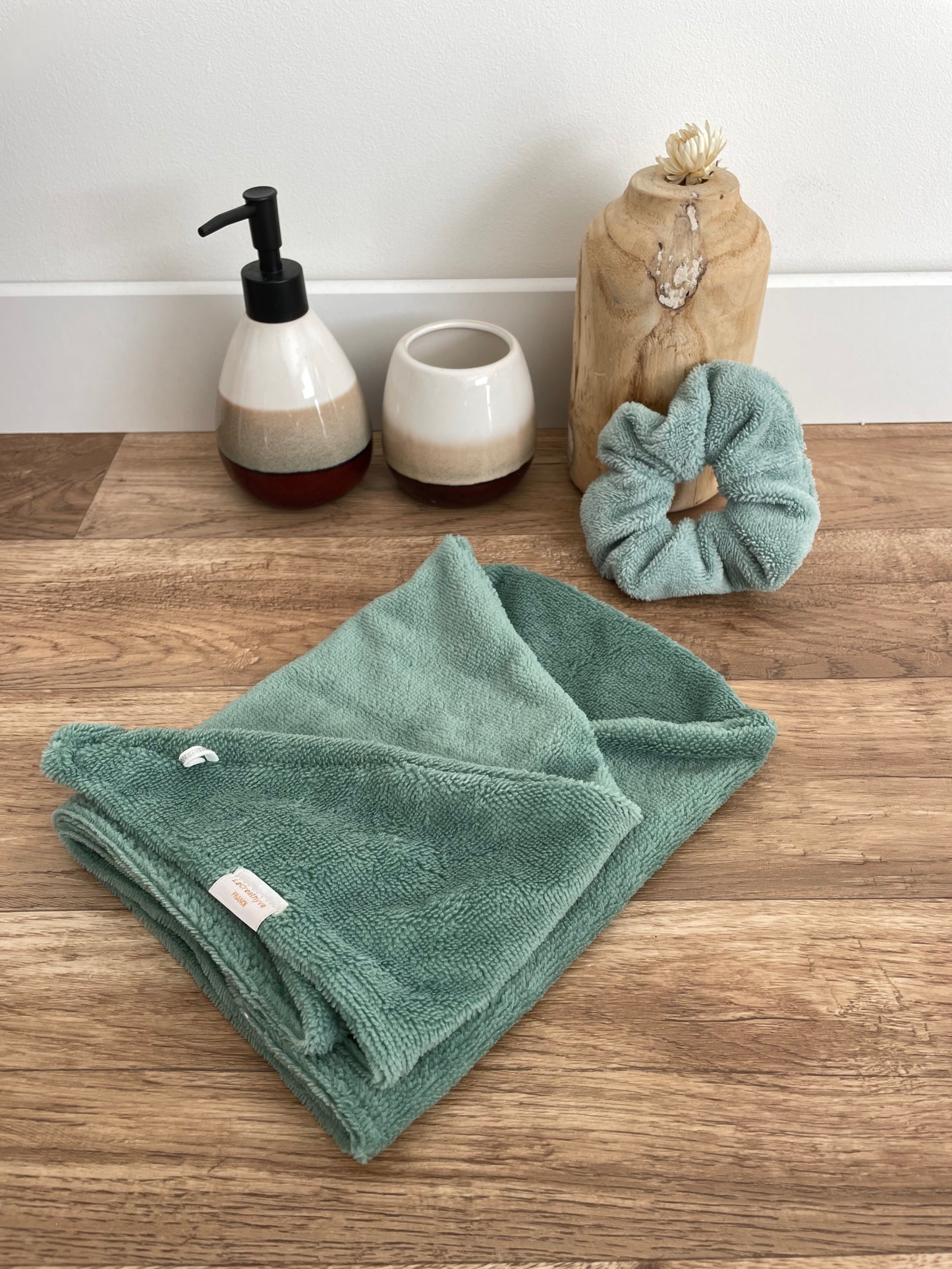 Serviette en Microfibre de Bambou Oeko-Tex Faite à la Main : Douceur et Beauté des Cheveux pour les Adultes