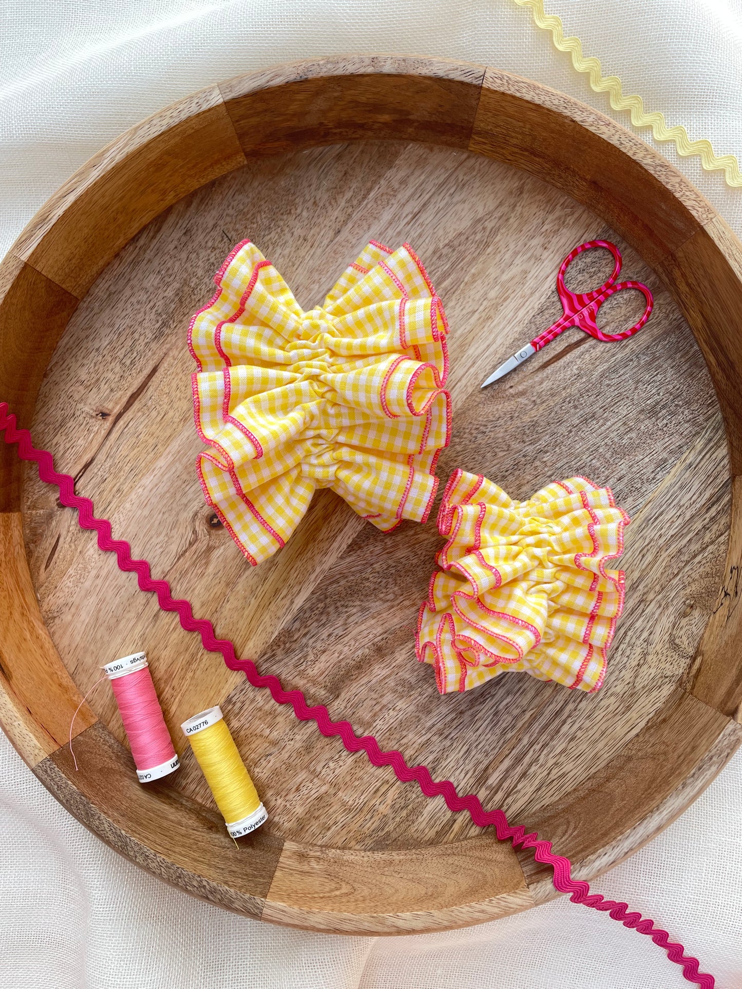 Chouchou à volants GOOD MOOD – L'accessoire cheveux tendance qui transforme toutes vos coiffures ☀️🌸
